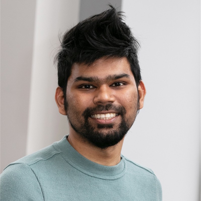 Vishnu Elangovan - Headshot.jpeg